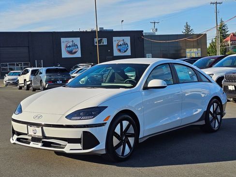 New 2025 Hyundai Ioniq 6 SE image 3