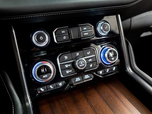 Used 2024 GMC Yukon Denali Ultimate image 18