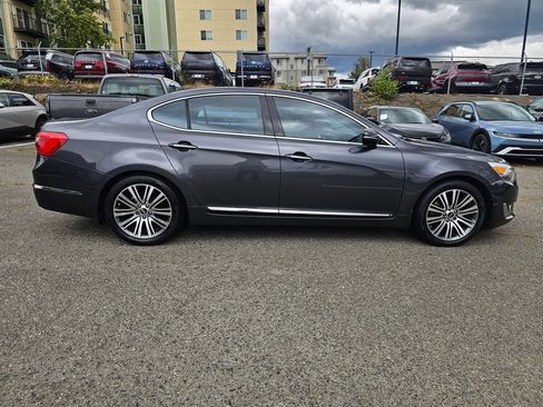 Used 2014 Kia Cadenza Premium w/ Luxury Package FWD image 9