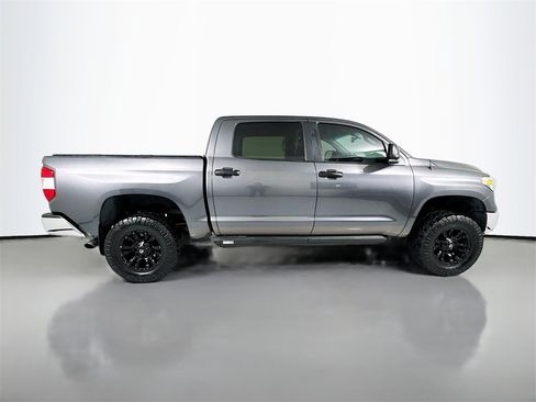 Used 2017 Toyota Tundra SR5 image 9