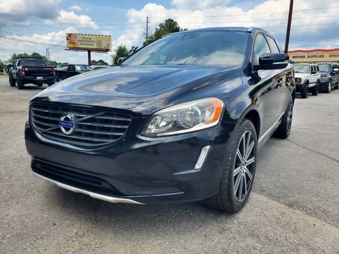 Used 2015 Volvo XC60 T5 Premier w/ Proximity Package FWD image 3