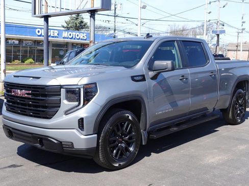 Used 2023 GMC Sierra 1500 Pro w/ Graphite Edition AWD/4WD image 3