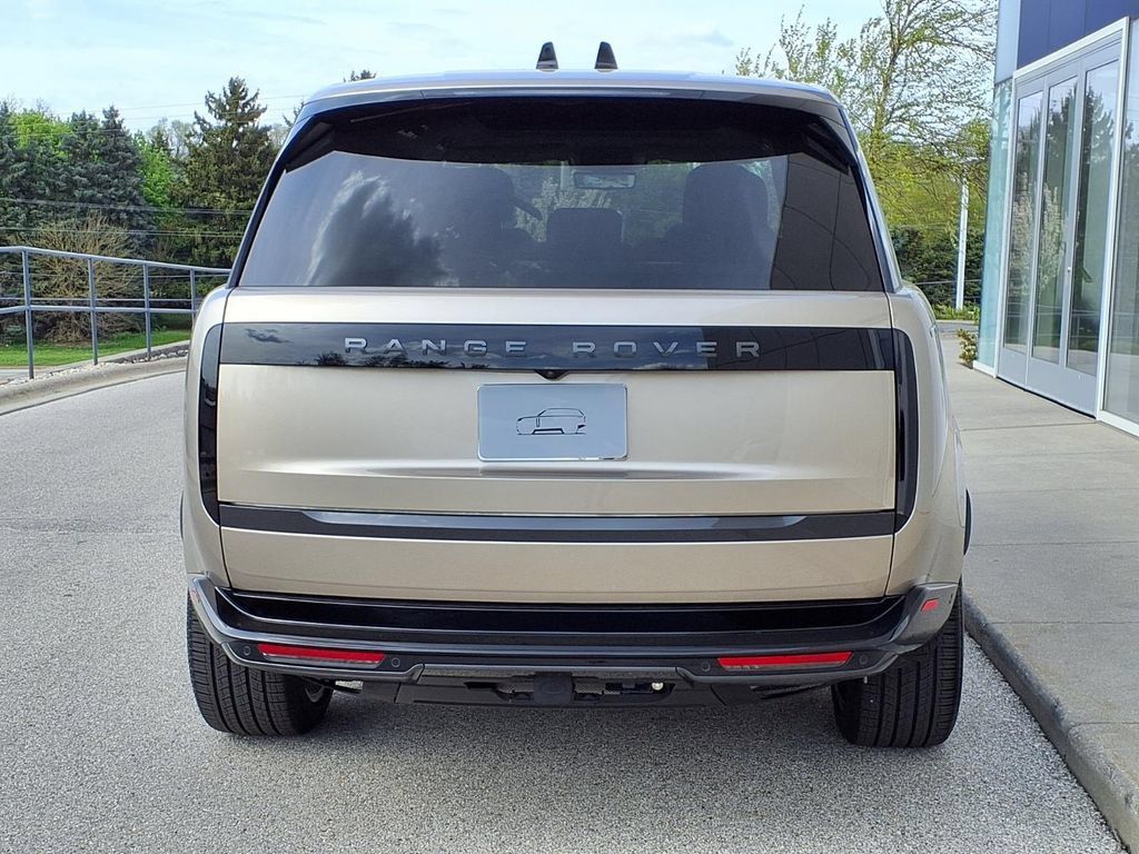 New 2026 Land Rover Range Rover Long Wheelbase SE AWD/4WD image 4