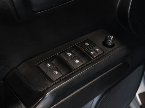 Used 2021 Toyota Tacoma SR AWD/4WD image 16