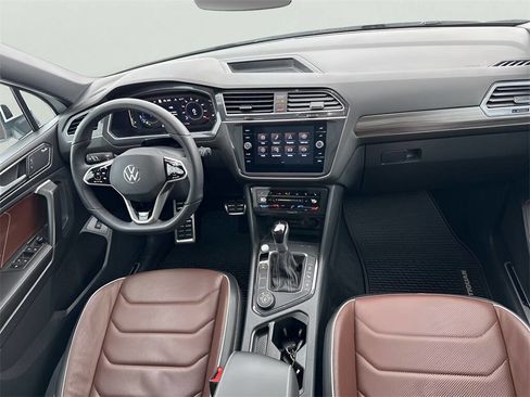 Used 2024 Volkswagen Tiguan SEL R-Line image 40