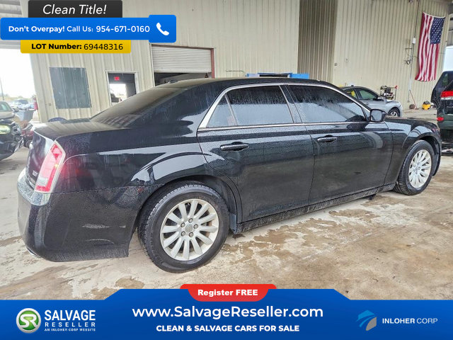 Used 2014 Chrysler 300 RWD image 4
