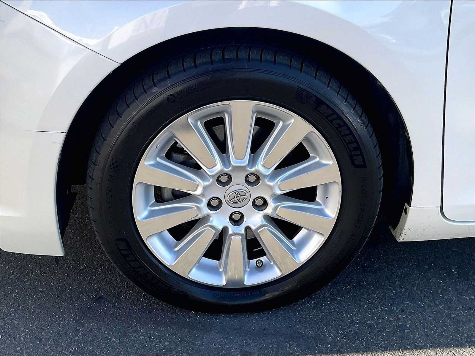 Used 2016 Toyota Sienna Limited FWD image 13