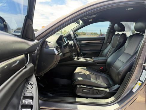 Used 2018 Honda Accord Sport image 18