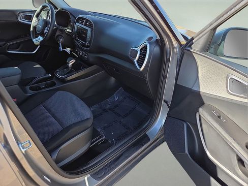 Used 2024 Kia Soul LX w/ Option Group 015 image 13