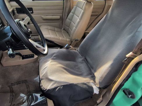 Used 1994 Jeep Cherokee SE image 17