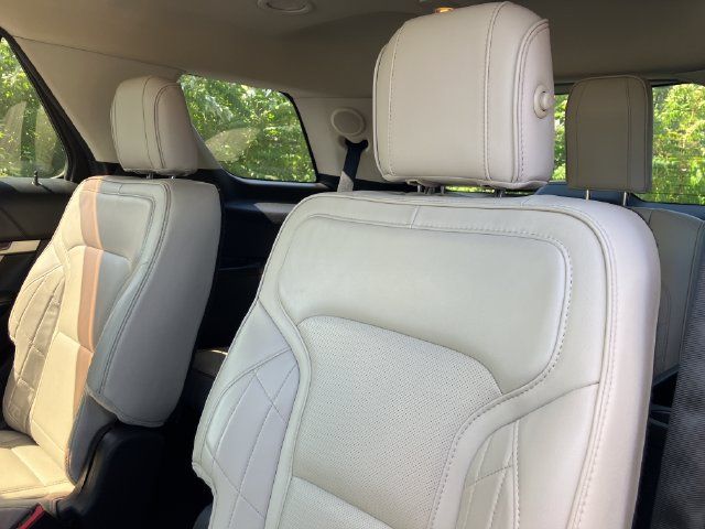 Used 2016 Ford Explorer Platinum AWD/4WD image 10