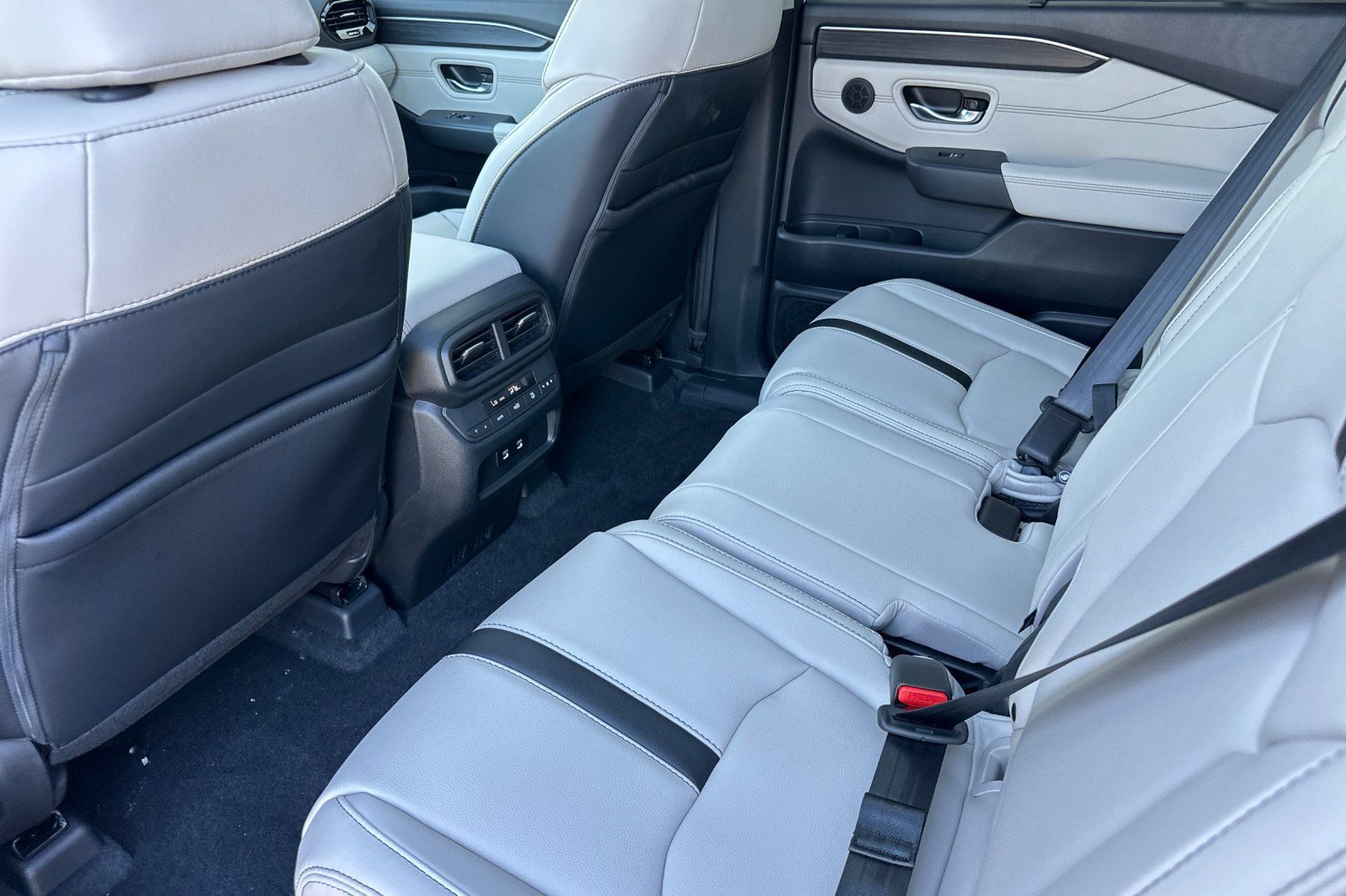 New 2026 Honda Pilot Touring image 11