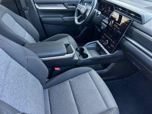 Used 2025 GMC Terrain Elevation AWD/4WD image 16