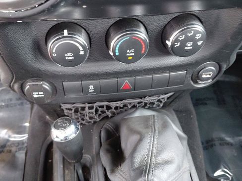 Used 2012 Jeep Wrangler Unlimited Sport w/ Connectivity Group AWD/4WD image 28