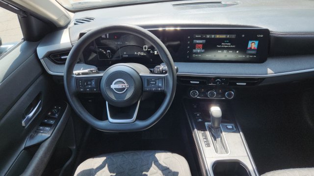 Used 2025 Nissan Kicks SV AWD/4WD image 20