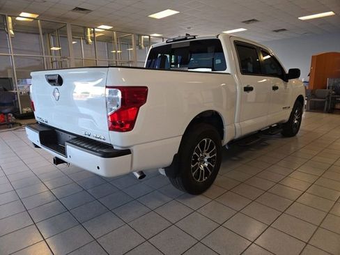 Used 2024 Nissan Titan SV w/ Accessory Utility Package image 7