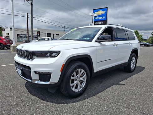 Used 2023 Jeep Grand Cherokee L Limited AWD/4WD image 6
