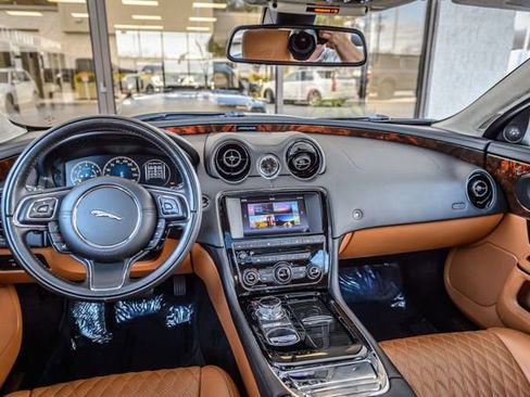 Used 2017 Jaguar XJ L Portfolio image 27