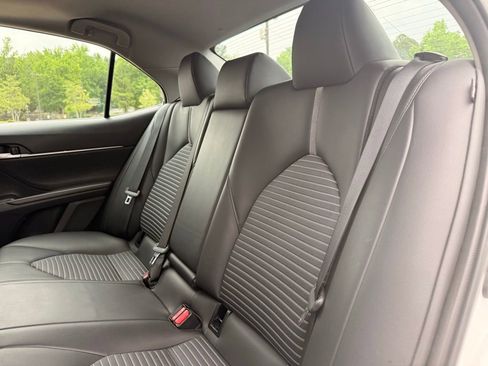 Used 2024 Toyota Camry SE w/ Cold Weather Package FWD image 18