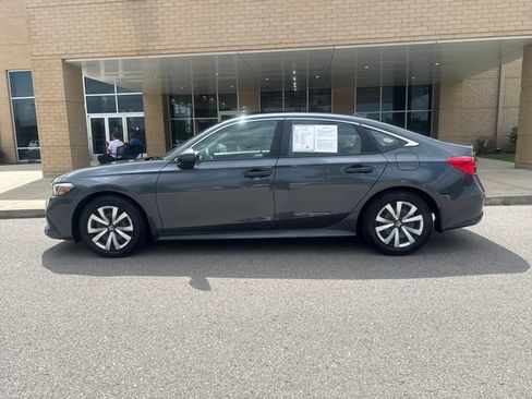 Used 2023 Honda Civic LX image 1