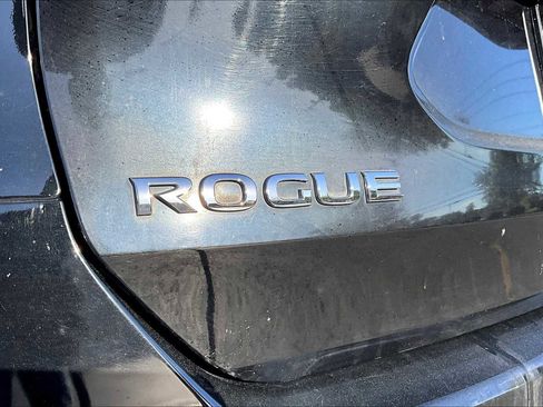Used 2015 Nissan Rogue SV image 29
