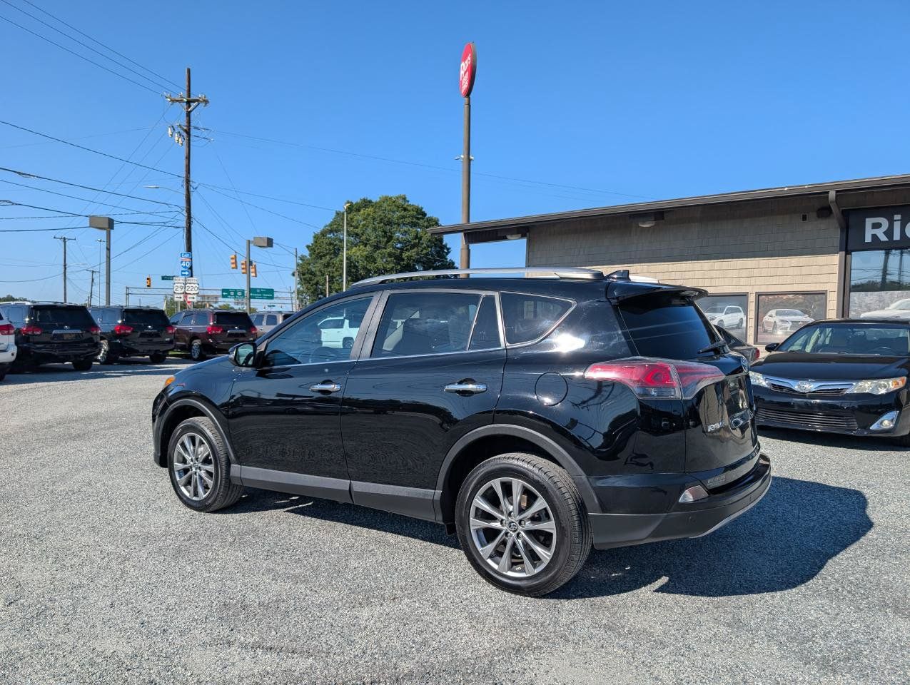 Used 2017 Toyota RAV4 Limited FWD image 9