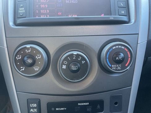 Used 2013 Toyota Corolla S image 20