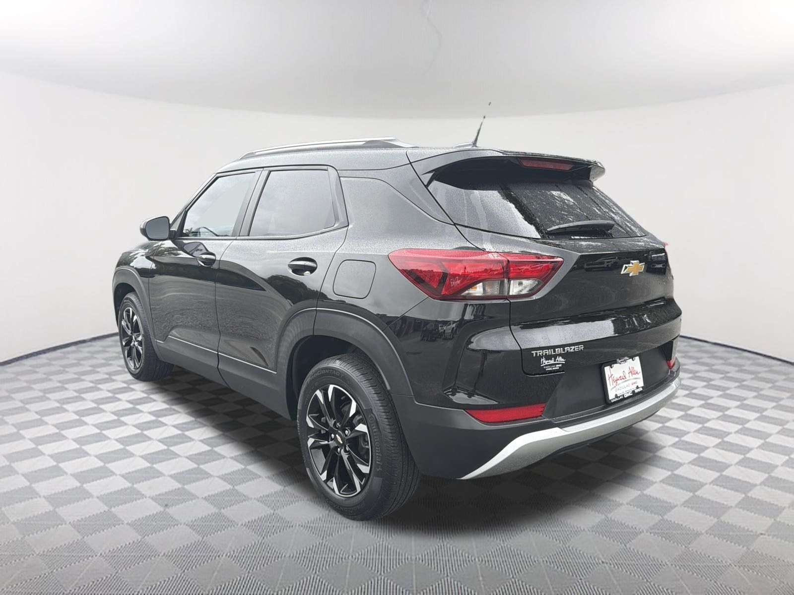 Used 2023 Chevrolet TrailBlazer LT FWD image 8