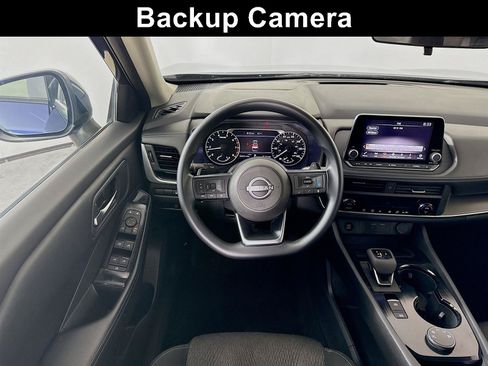Used 2024 Nissan Rogue SV AWD/4WD image 2
