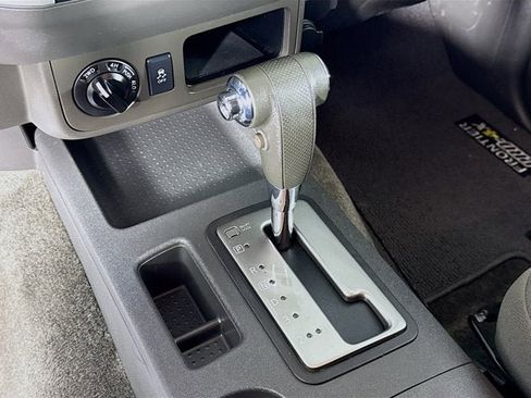 Used 2016 Nissan Frontier SV image 13