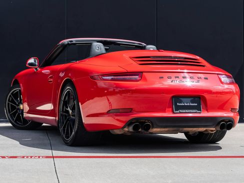 Certified 2016 Porsche 911 Carrera S RWD image 3