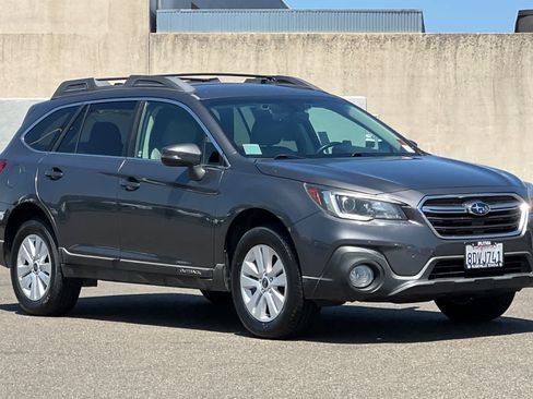 Used 2018 Subaru Outback 2.5i Premium AWD/4WD image 5