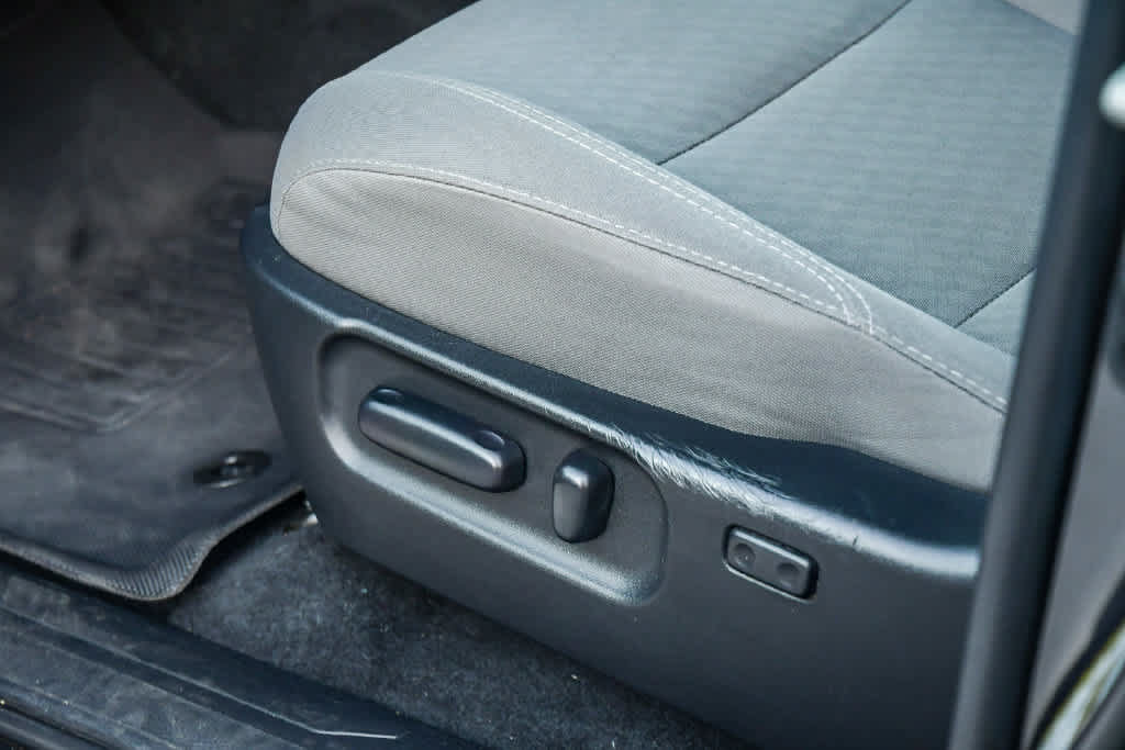 Certified 2022 Toyota Tacoma SR5 RWD image 25