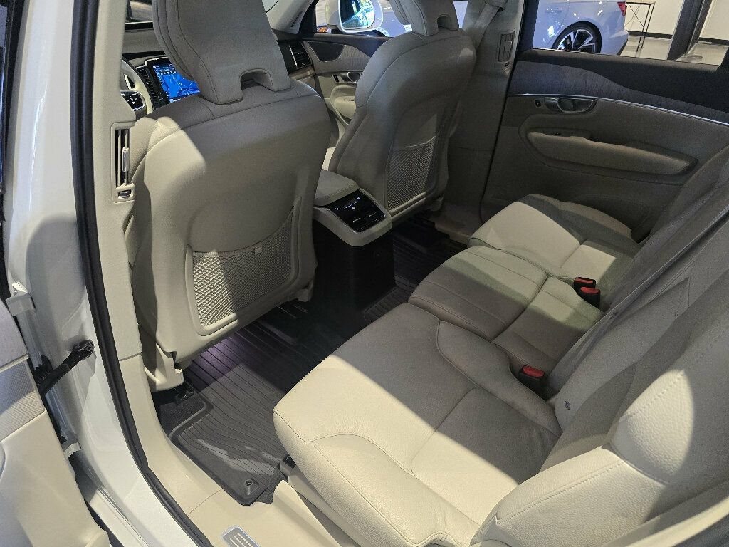 Used 2024 Volvo XC90 T8 Plus w/ Protection Package Premier AWD/4WD image 19