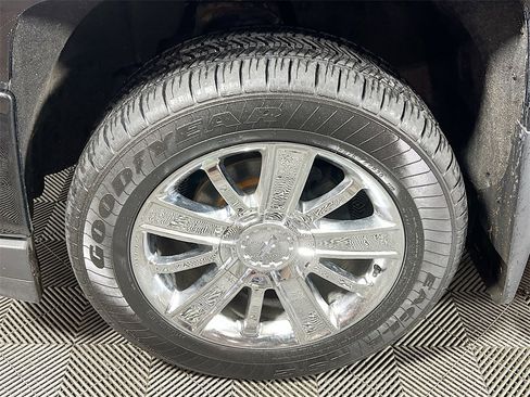 Used 2018 Chevrolet Silverado 1500 High Country image 25