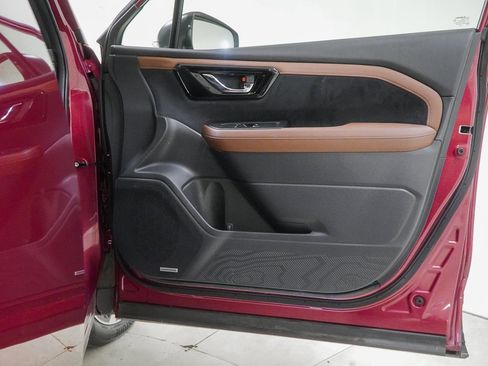 Used 2025 Subaru Forester Touring image 40