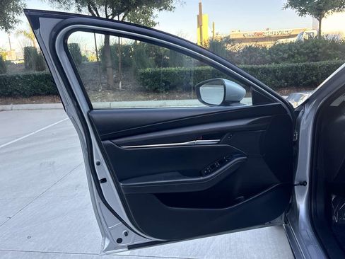 Used 2019 MAZDA MAZDA3 AWD Sedan w/ Select Package image 18