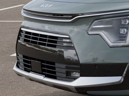 New 2025 Kia Niro SX Touring image 12