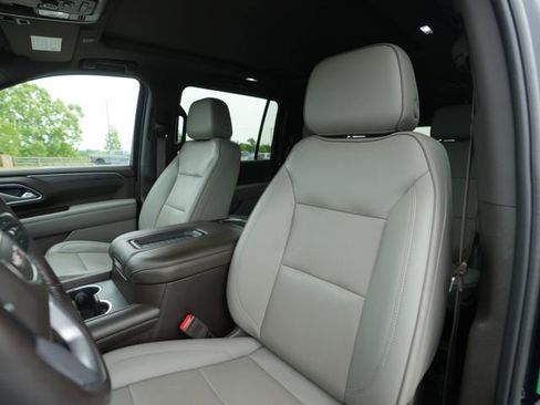 Used 2022 GMC Yukon XL SLT w/ SLT Premium Package AWD/4WD image 41