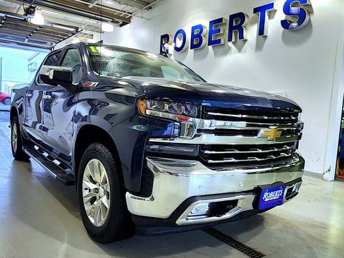 Used 2019 Chevrolet Silverado 1500 LTZ image 2
