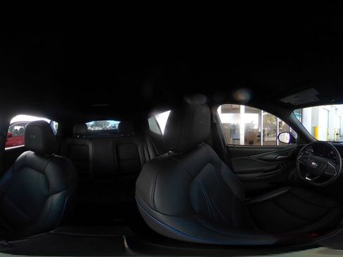 Used 2025 Buick Envista Sport Touring image 42