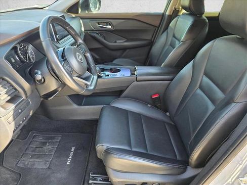 Used 2023 Nissan Rogue SV w/ SV Premium B Package image 15