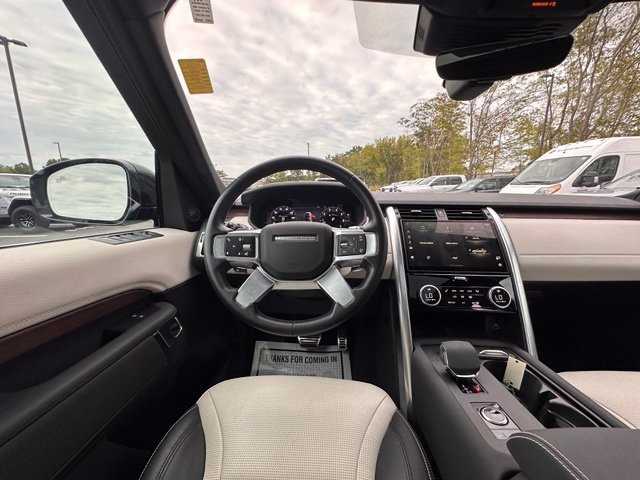Used 2023 Land Rover Discovery S R-Dynamic AWD/4WD image 16