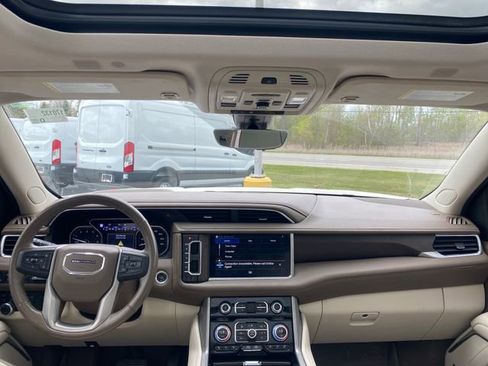 Used 2021 GMC Yukon Denali w/ Denali Ultimate Package AWD/4WD image 23