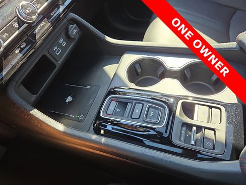 Used 2025 Honda Pilot Black Edition image 25