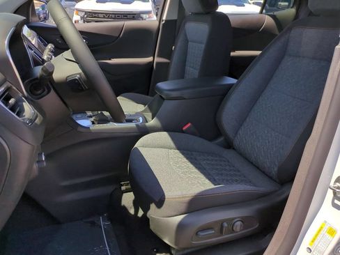 Used 2024 Chevrolet Equinox LT FWD image 19