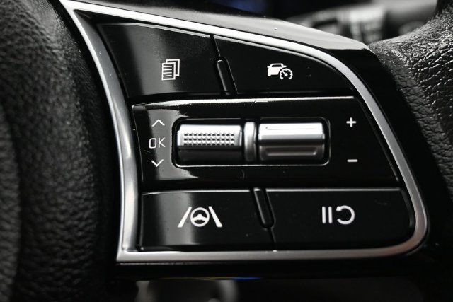 Used 2024 Kia Forte LXS w/ LXS Technology Package FWD image 22