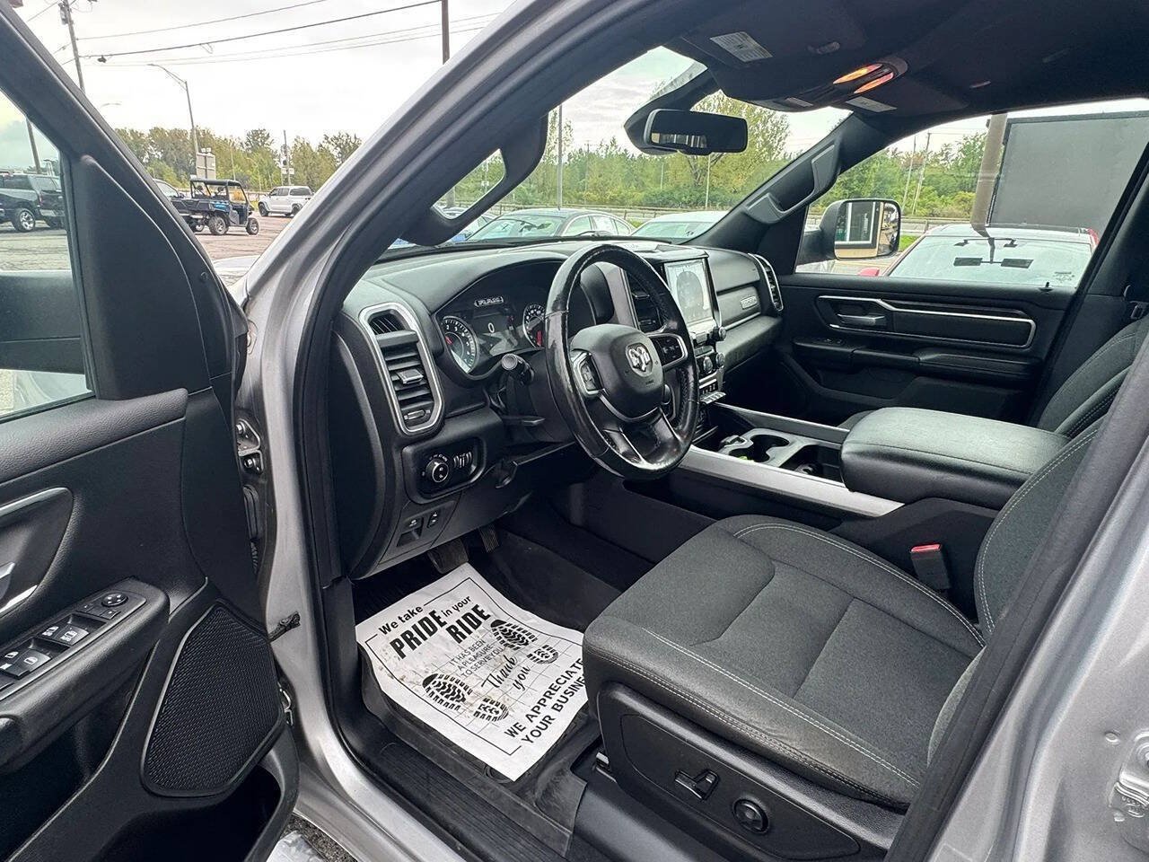 Used 2019 RAM 1500 4x4 Crew Cab image 6