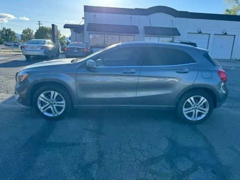 Used 2018 Mercedes-Benz GLA 250 4MATIC w/ Premium Package image 2