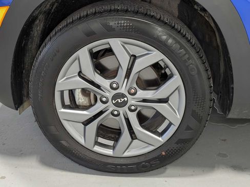 Used 2024 Kia Seltos LX AWD/4WD image 3